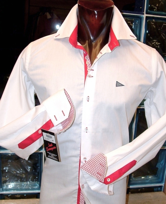 Camisa blanca combinada cuello y puños en rojo